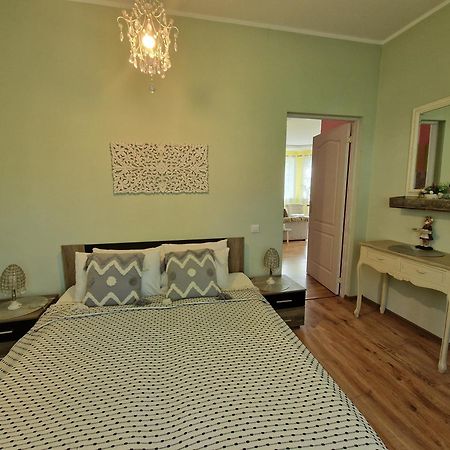 Boutigue City House With Terrace And Garden Free Parking 리가 외부 사진